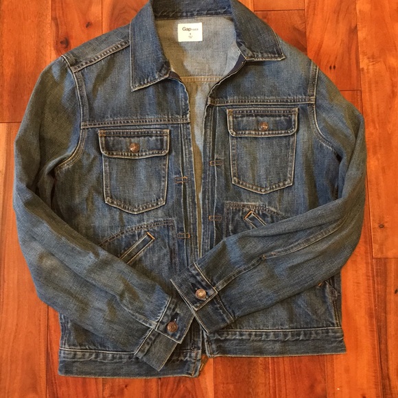 Gap Zipper Up Denim Jacket Worn Once! - Picture 2 of 3
